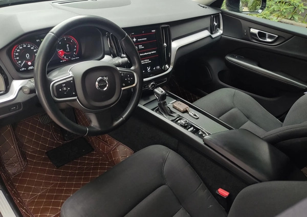 Volvo V60 cena 69699 przebieg: 280960, rok produkcji 2018 z Dobrzyca małe 781